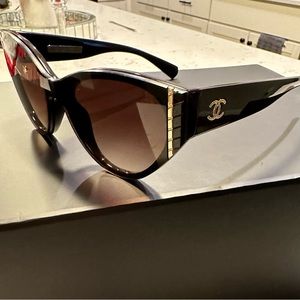 CHANEL CC Cat Eye Sunglasses 6054 Brown